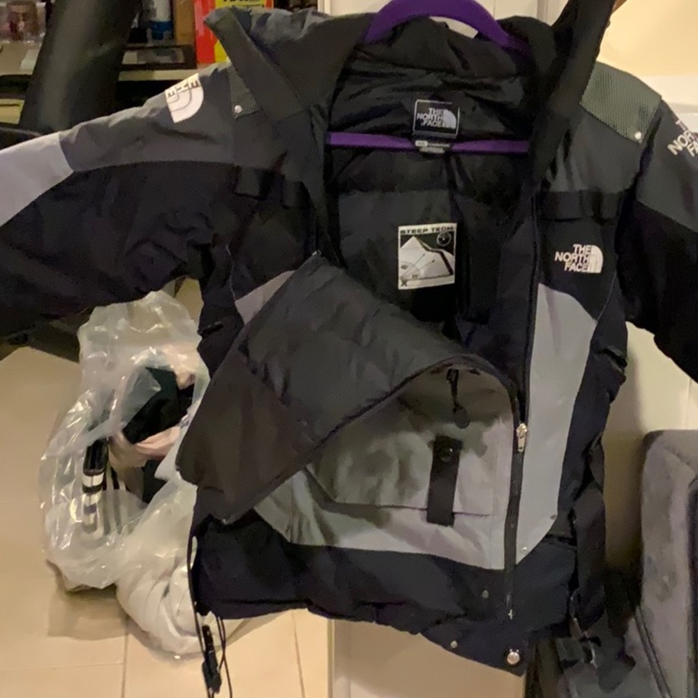 Woman’s northface jacket